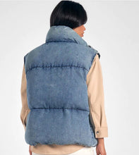 Load image into Gallery viewer, Zip Up Puffy Vest
