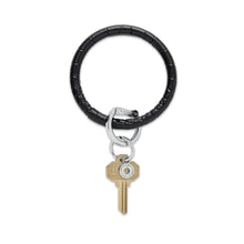 Load image into Gallery viewer, O-Venture-Leather Big O Key Ring
